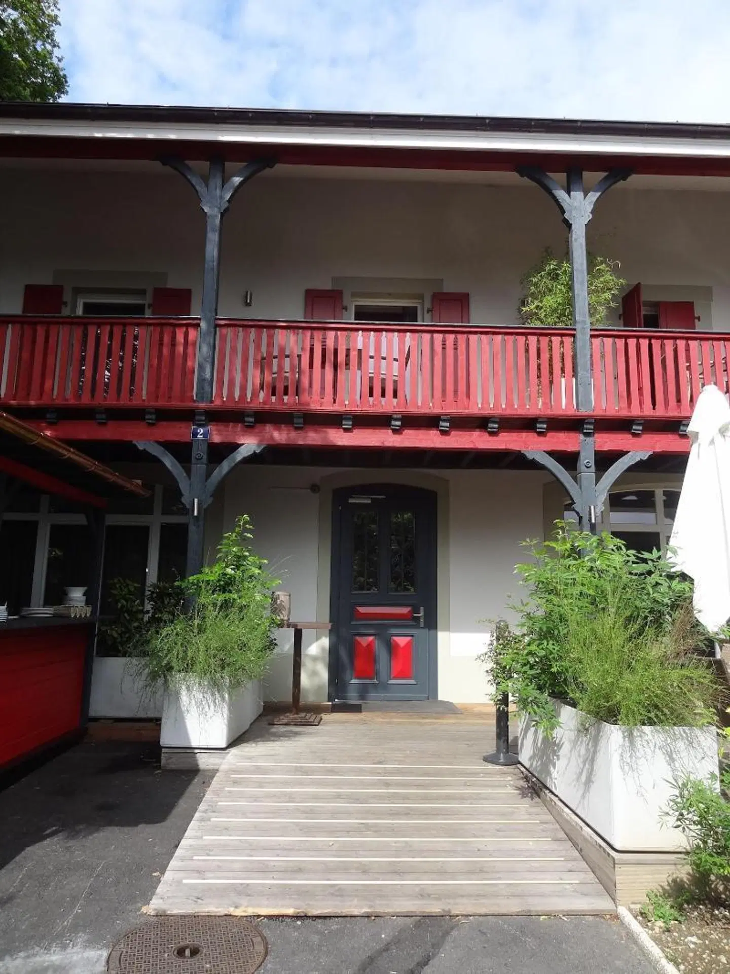 Chez Maman Hotel & Restaurant EXTERIOR