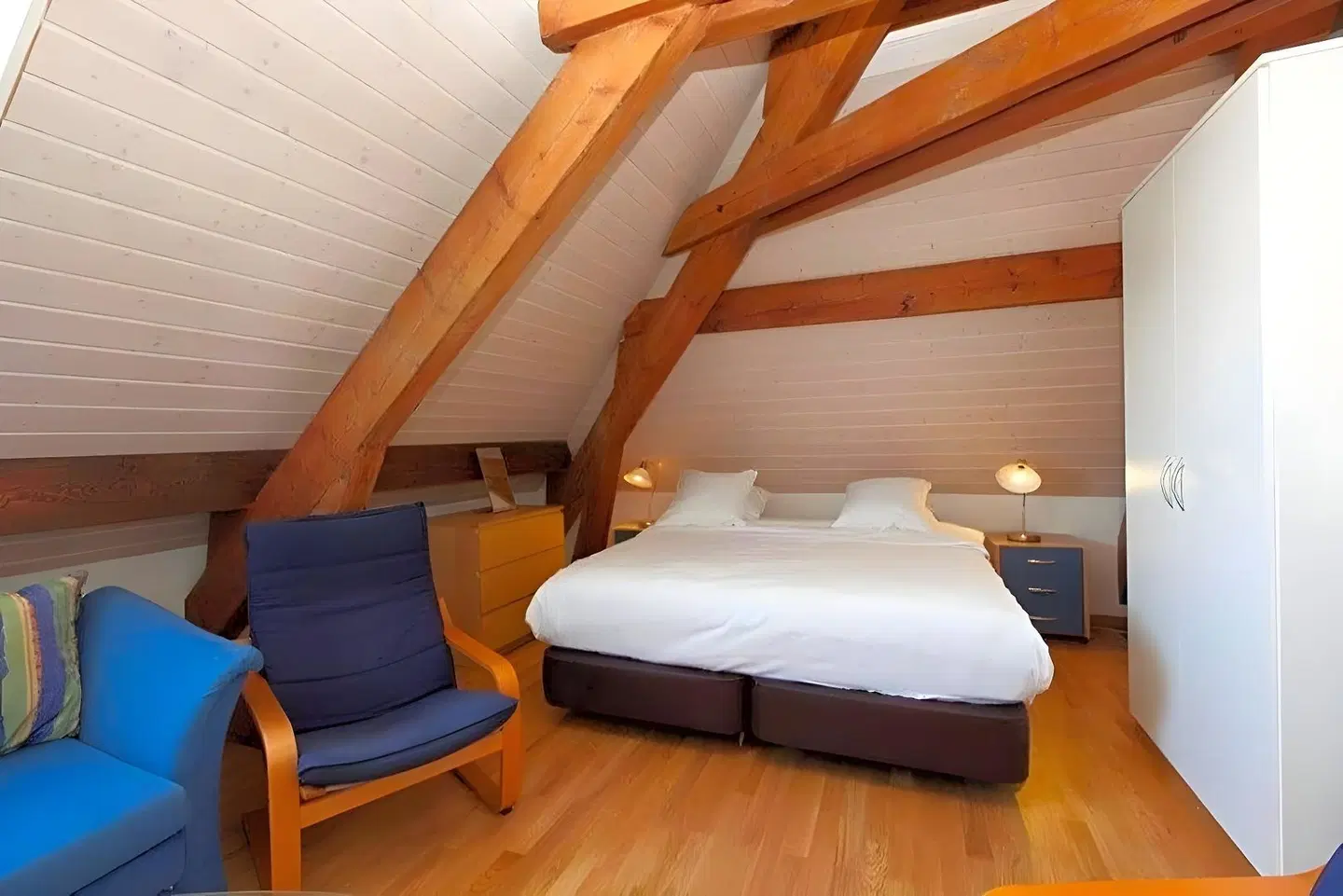 Central ROOM_EXAMPLE