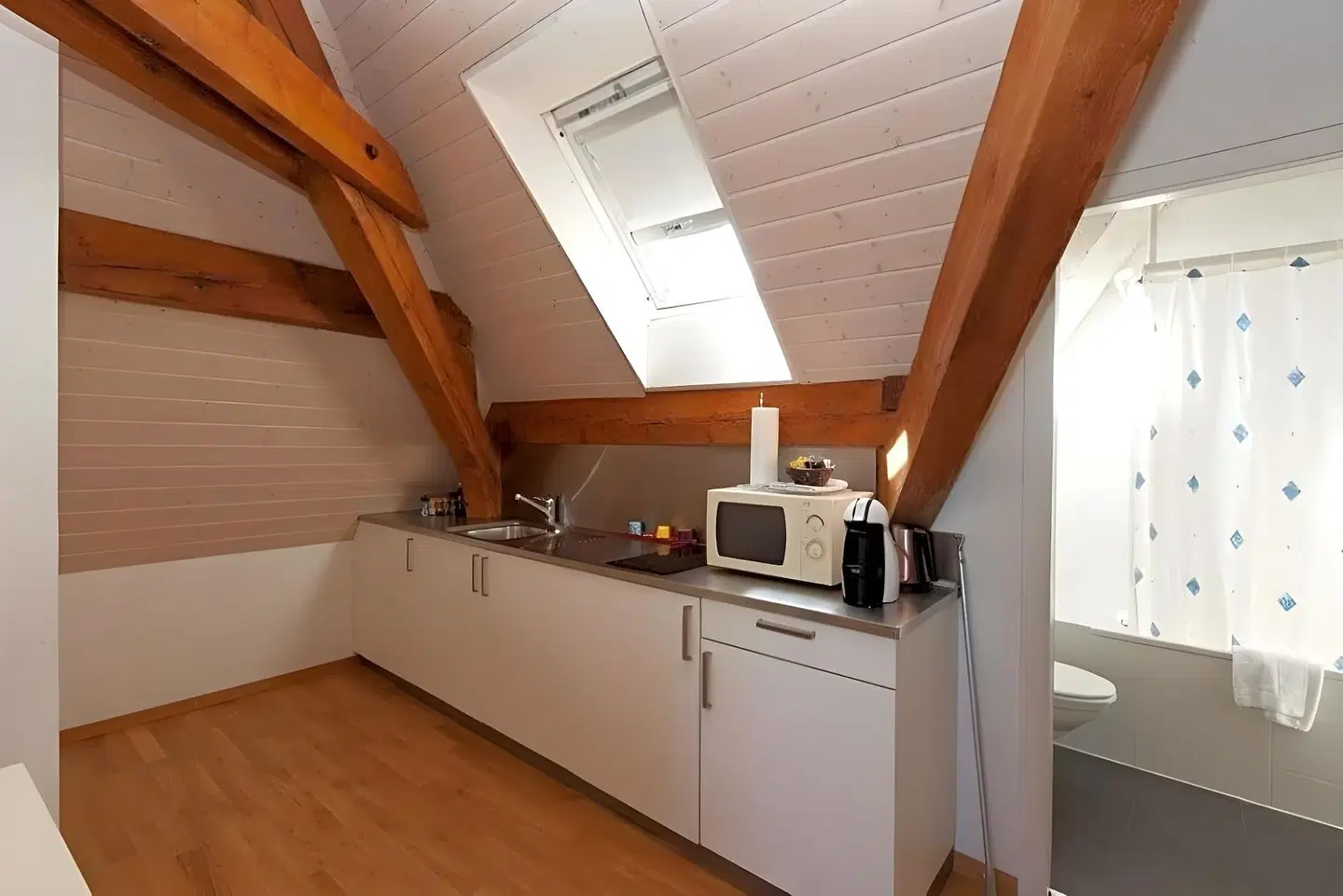 Central ROOM_EXAMPLE