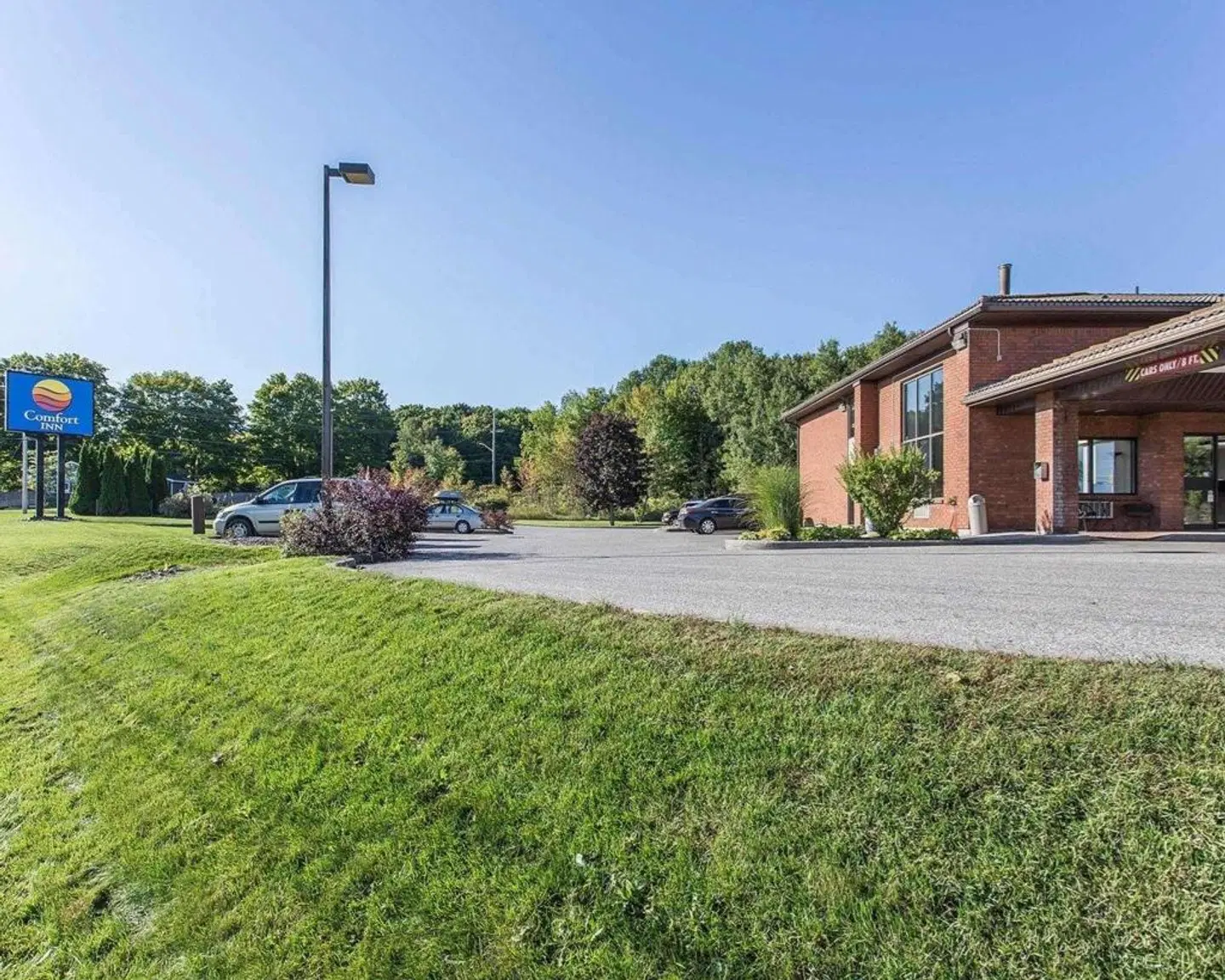 Comfort Inn Midland LANDSCAPE