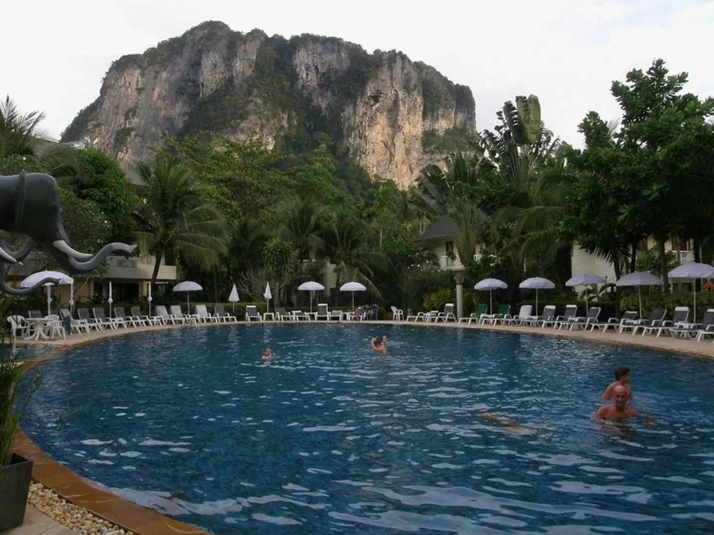 Golden Beach Resort OUTDOOR_POOL