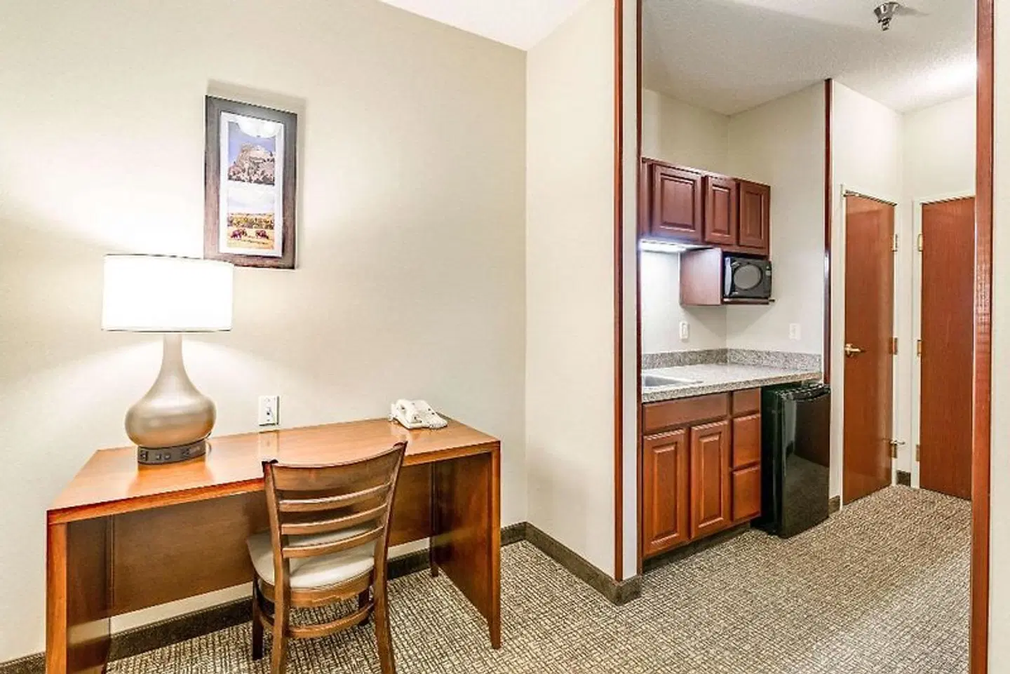 Comfort Inn & Suites ROOM_EXAMPLE