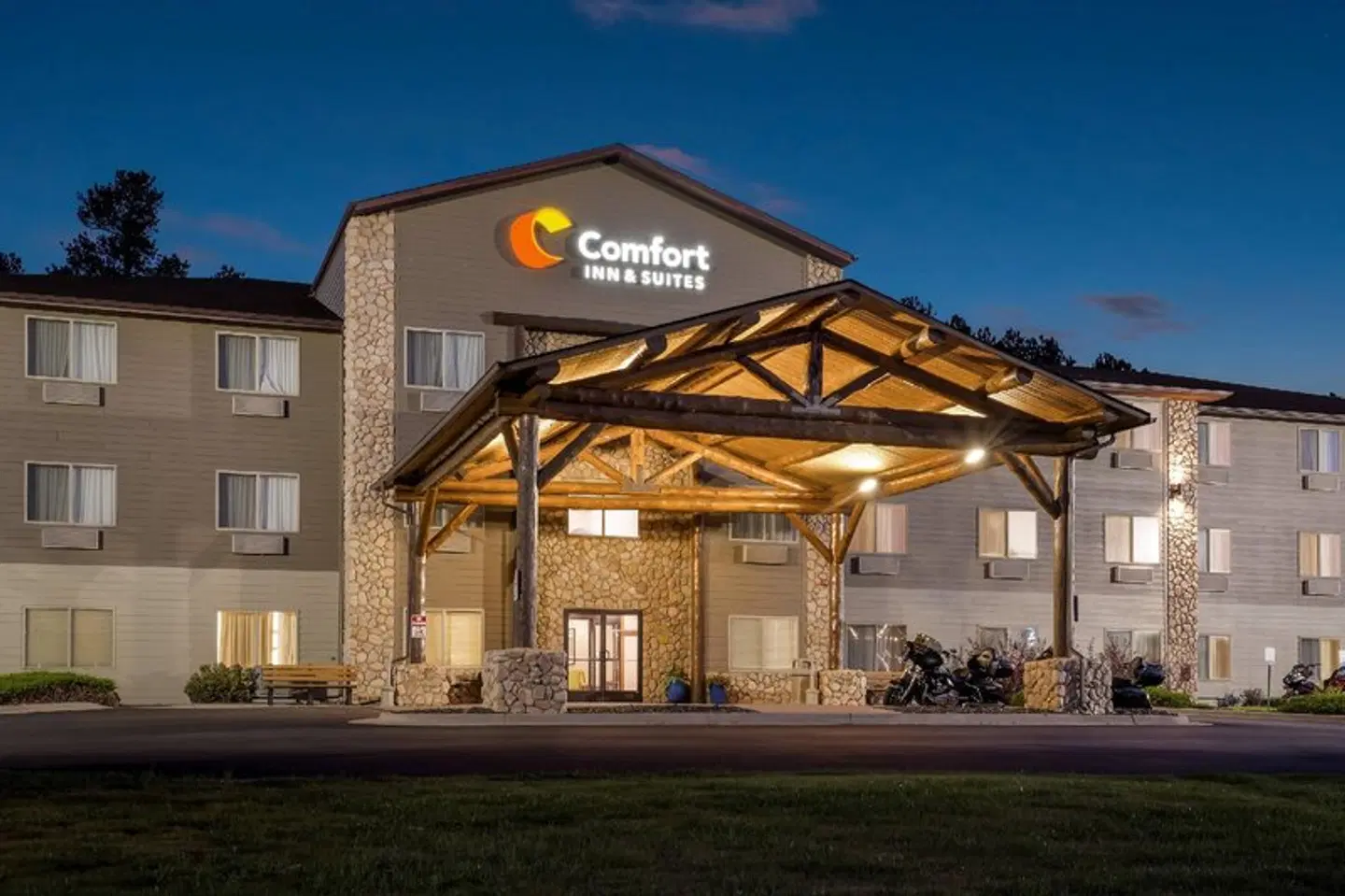 Comfort Inn & Suites - Custer EXTERIOR