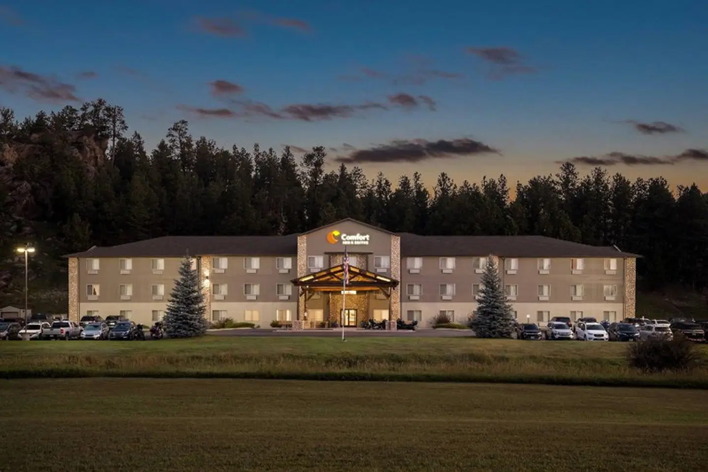 Comfort Inn & Suites - Custer EXTERIOR