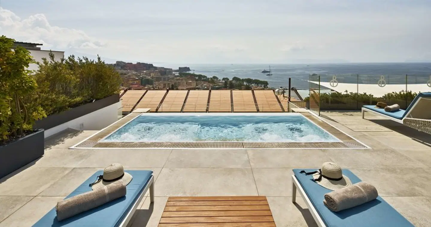 De Bonart Naples, Curio Collection by Hilton OUTDOOR_POOL