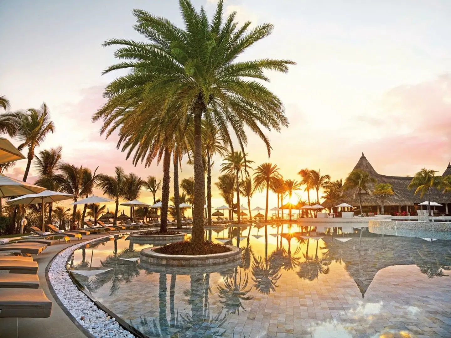 LUX* Belle Mare Villas OUTDOOR_POOL