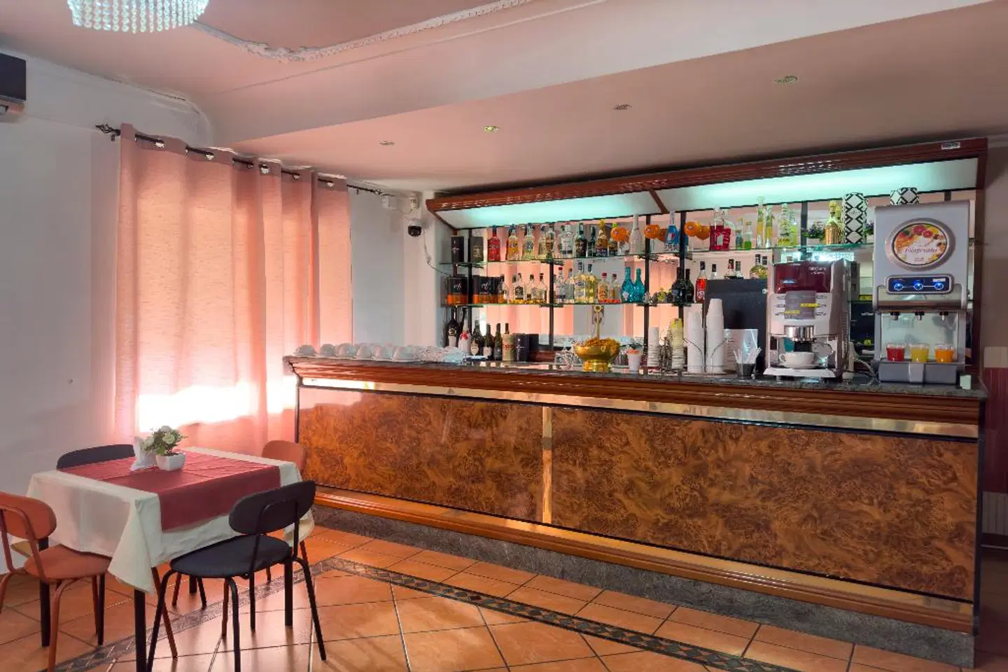 Hotel Martini Bar