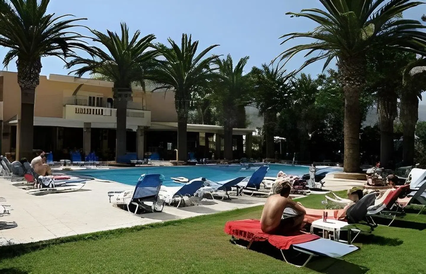 Drossia Palms Studios OUTDOOR_POOL