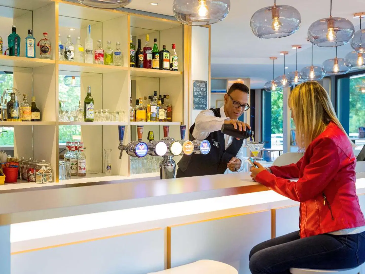 ibis Geneve Petit Lancy Bar