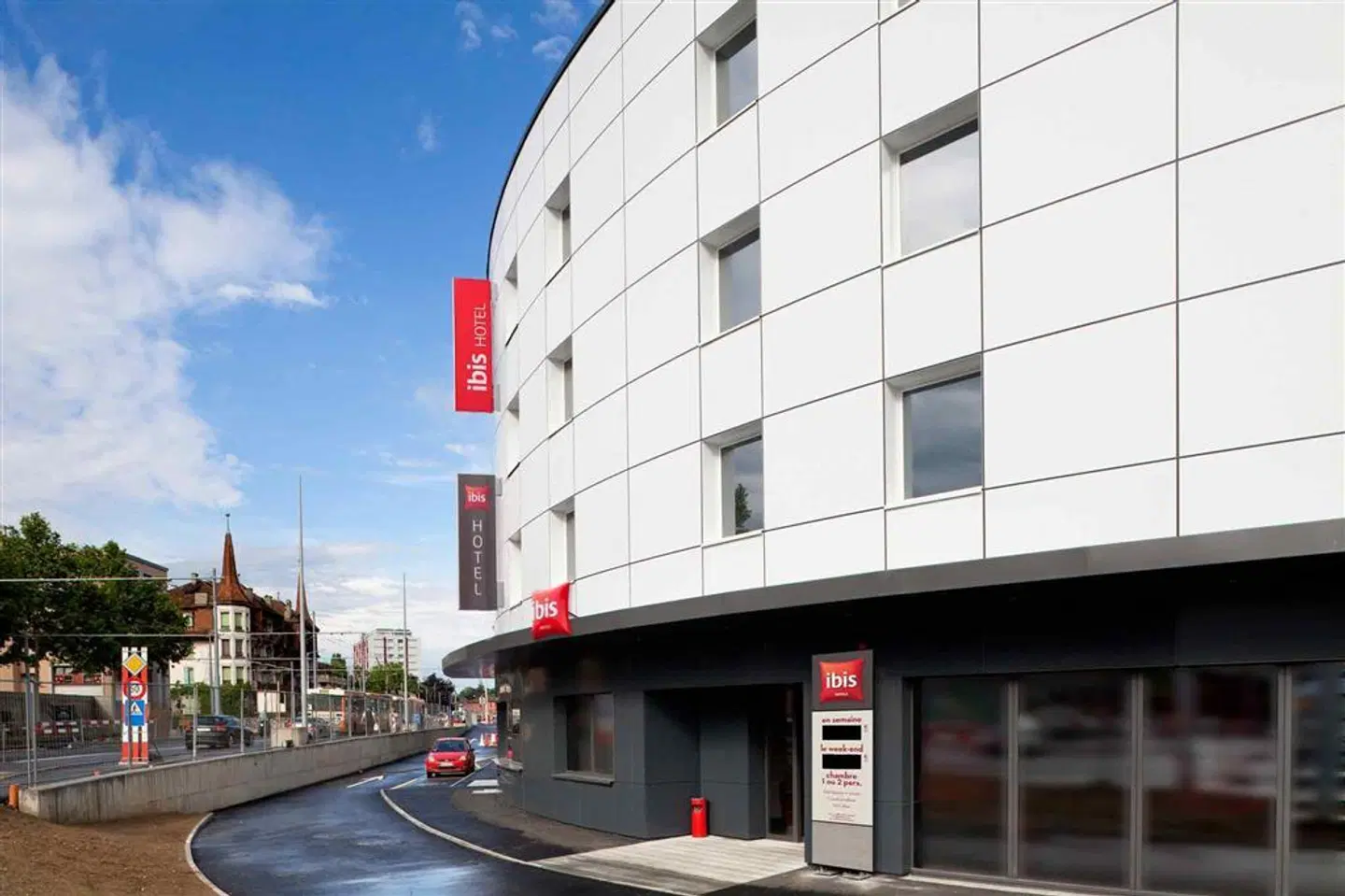 ibis Geneve Petit Lancy EXTERIOR