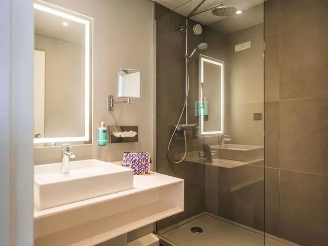 Novotel Caen Côte de Nacre Badezimmer