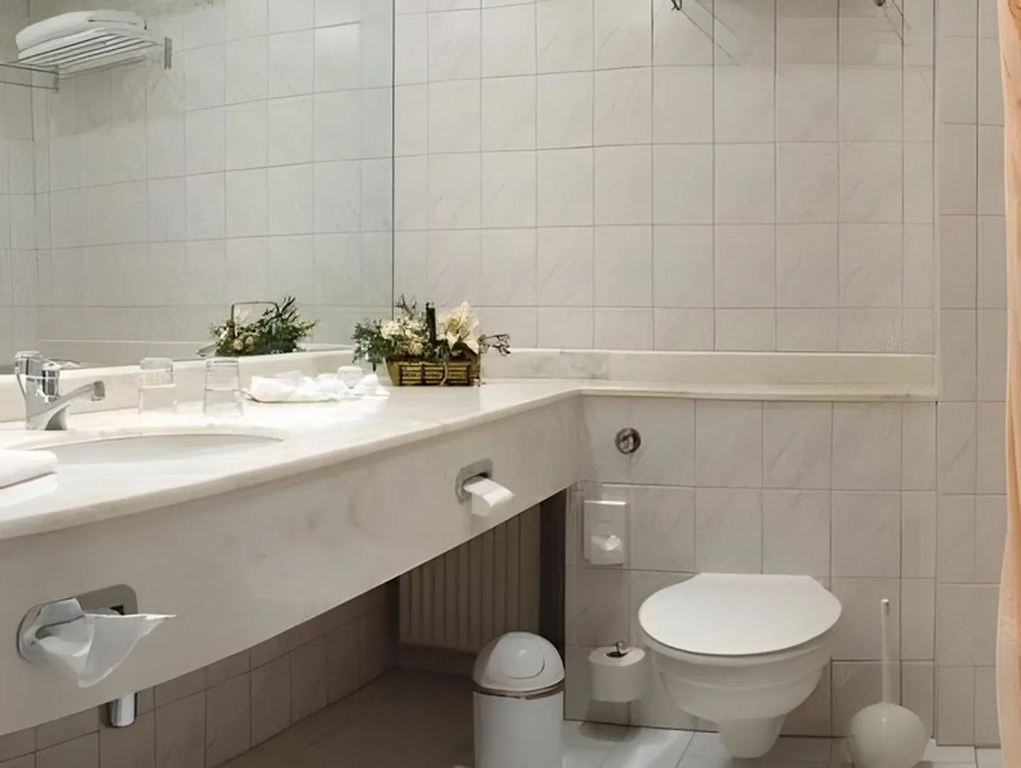 Panorama Berghotel Wettiner Höhe Badezimmer