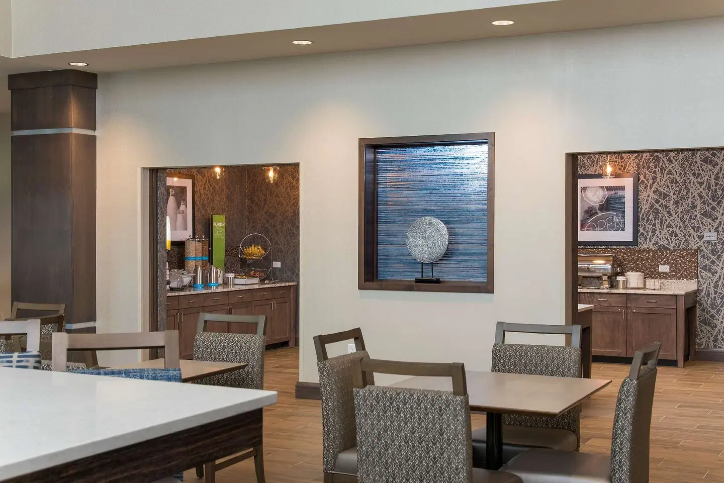 Hampton Inn & Suites Grand Rapids Downtown ROOM_EXAMPLE