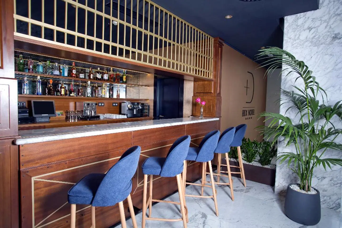 Design Plus Bex Hotel Bar
