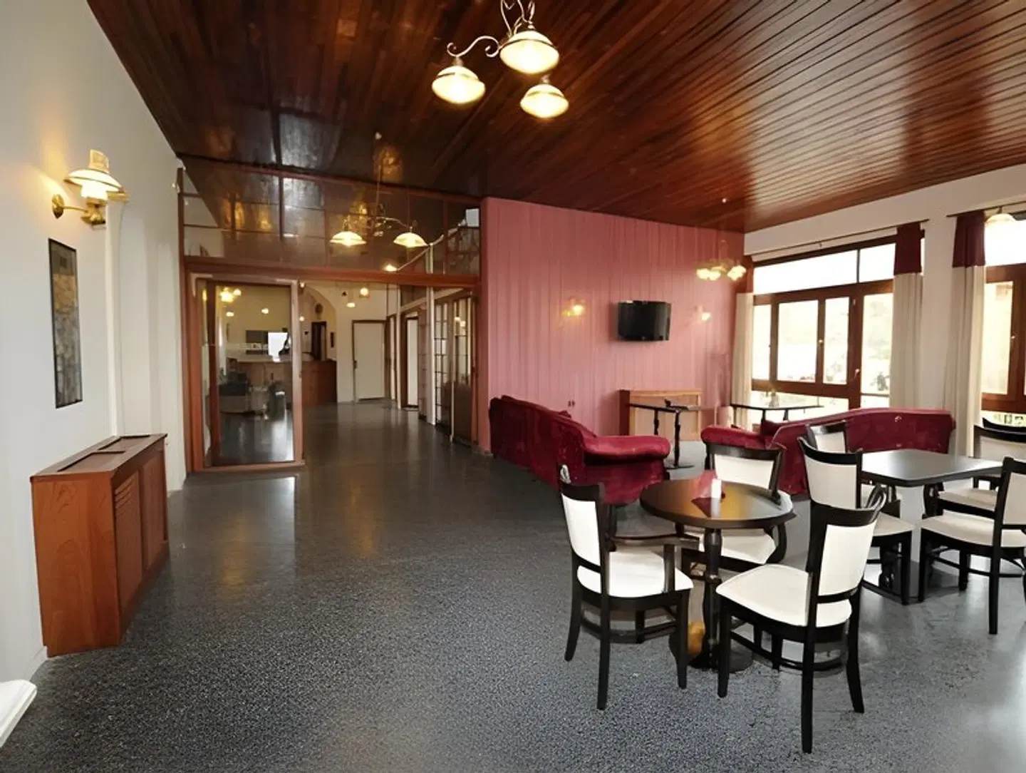 Byzantion Hotel Restaurant