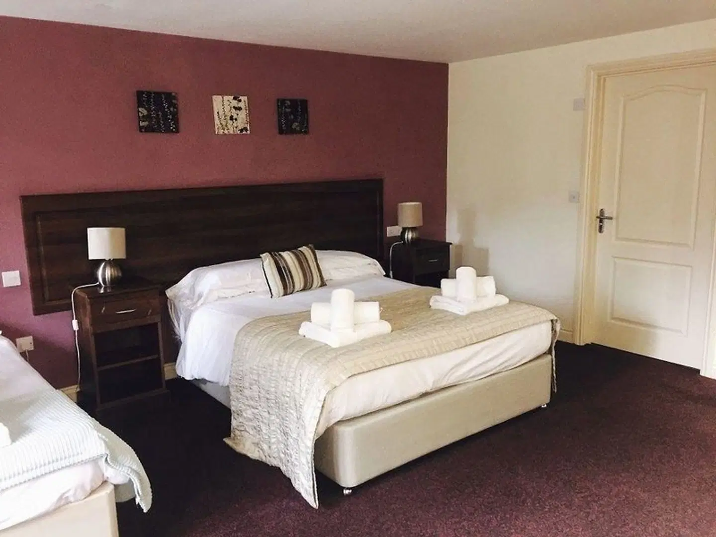 Mullions Hotel ROOM_EXAMPLE