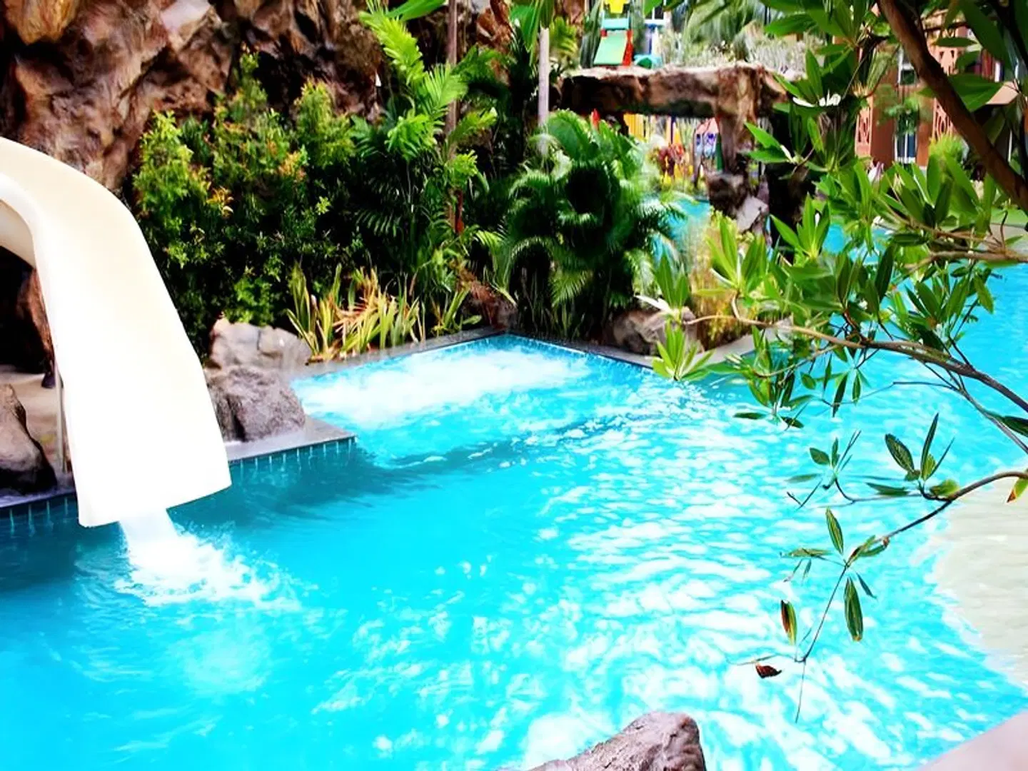 Atlantis Condo & Water Park Pattaya by the Sea OUTDOOR_POOL