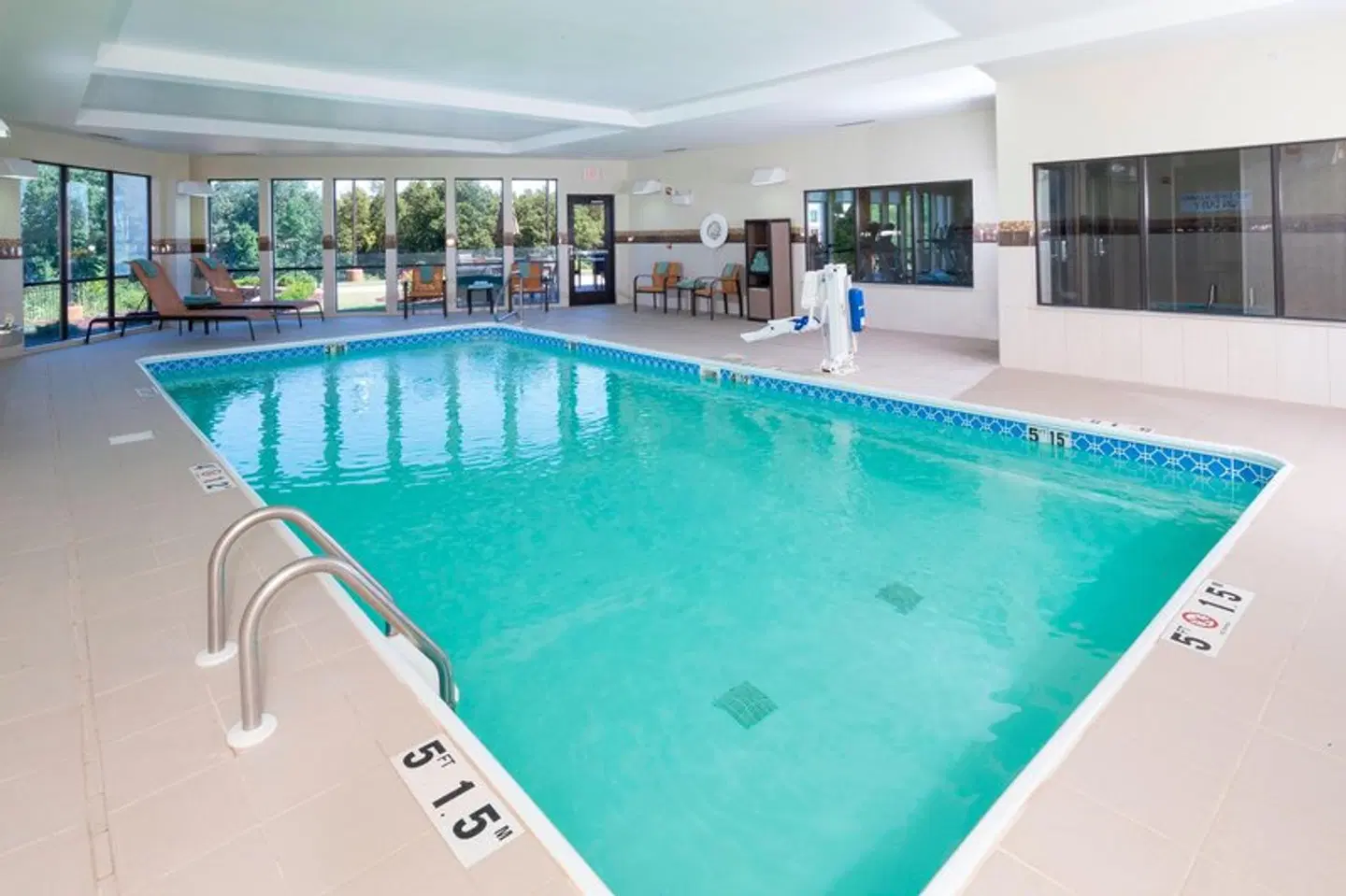 Courtyard by Marriott Battle Creek Hallenbad