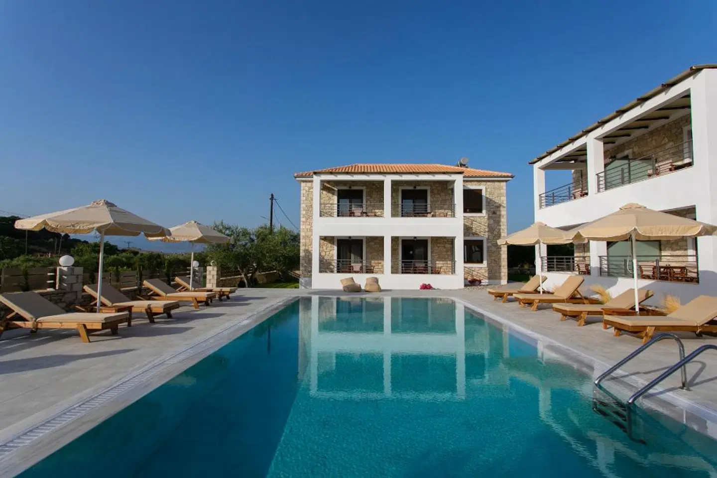 Michelangelo suites and apartments OUTDOOR_POOL