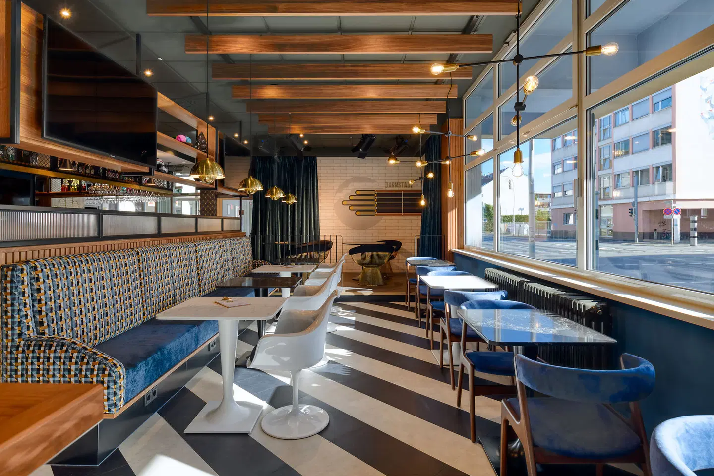 THE Darmstadt Bar