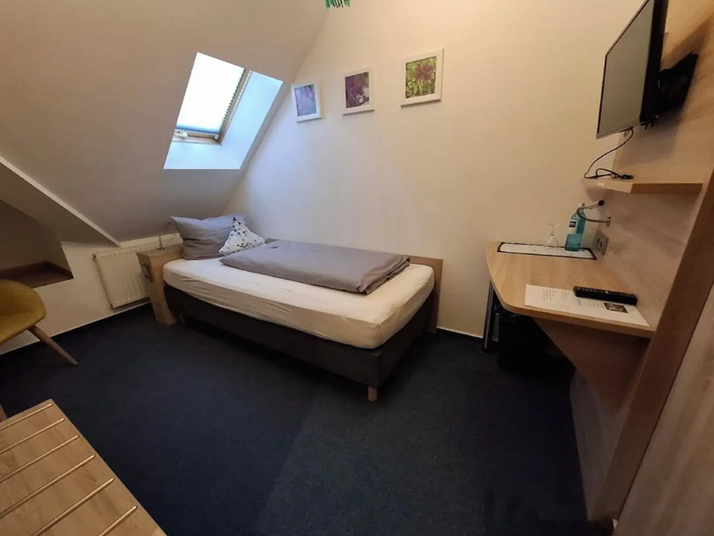 Hotel Bike & Hike ROOM_EXAMPLE