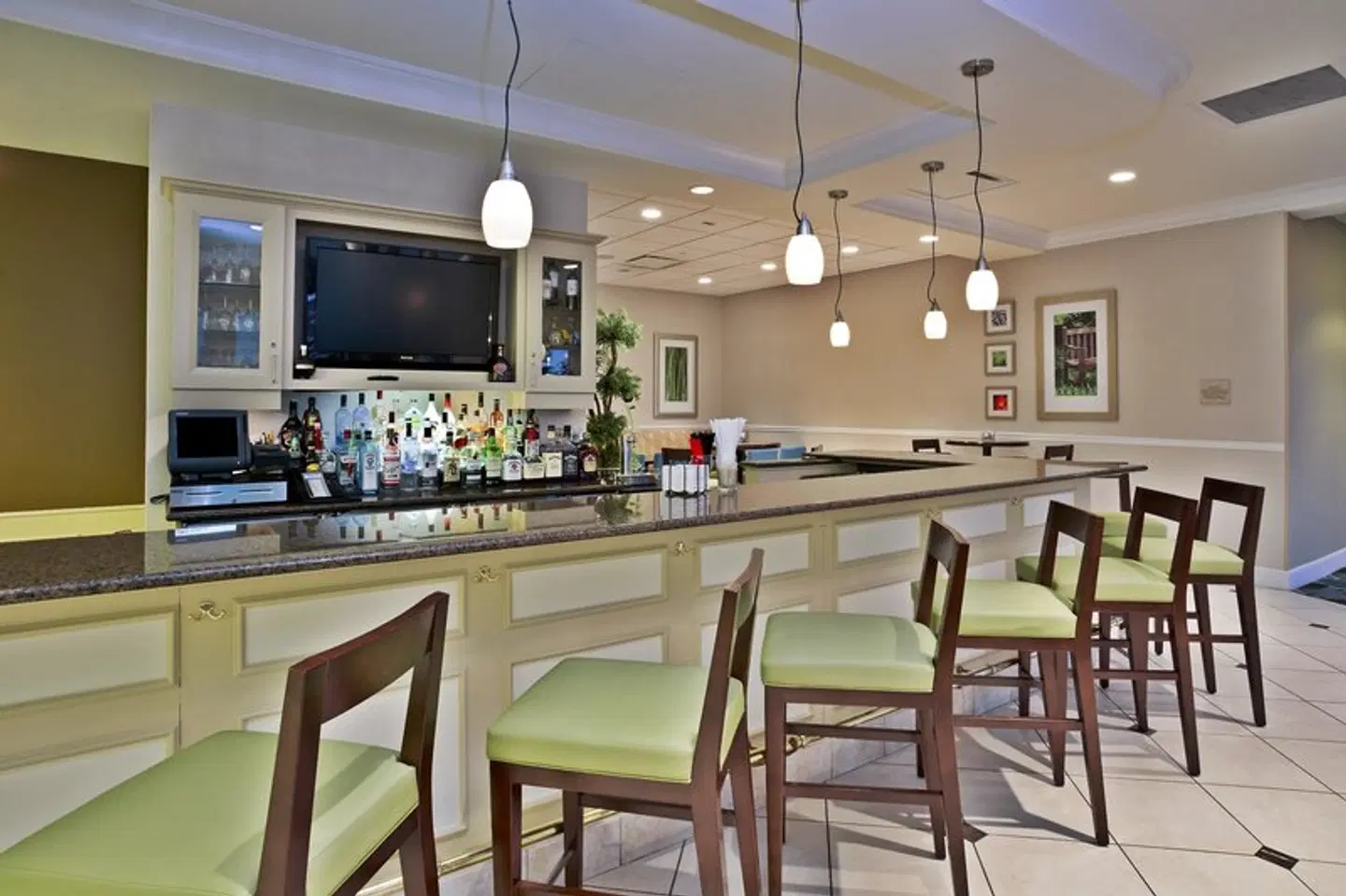 Hilton Garden Inn Detroit/Novi Bar