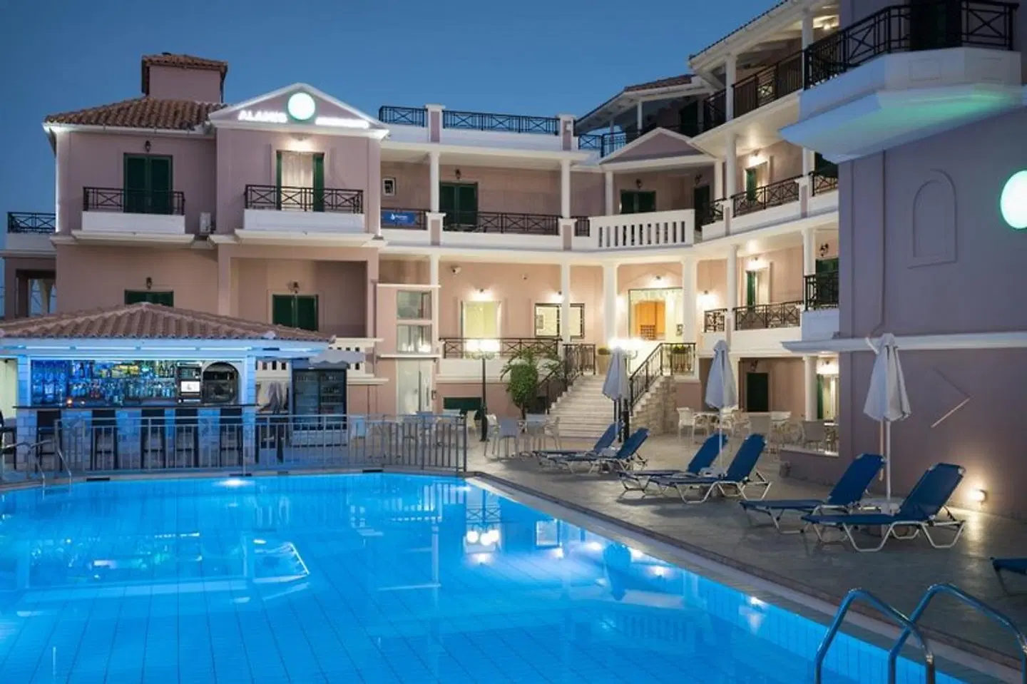 Alamis Apartments OUTDOOR_POOL