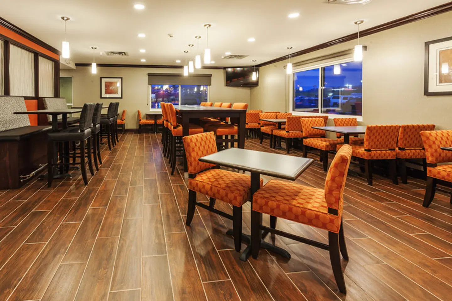 Holiday Inn Express & Suites Rapid City I-90 by IHG Bar