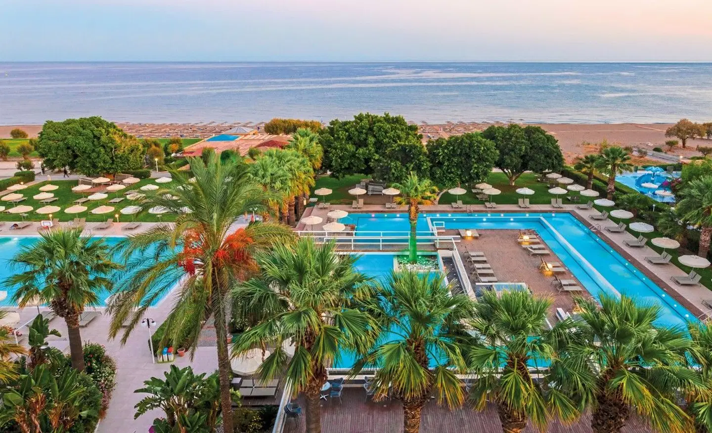 Blue Sea Beach Resort OUTDOOR_POOL