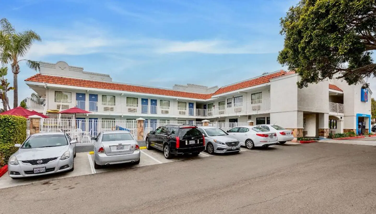 Motel 6 Carlsbad, CA - East EXTERIOR