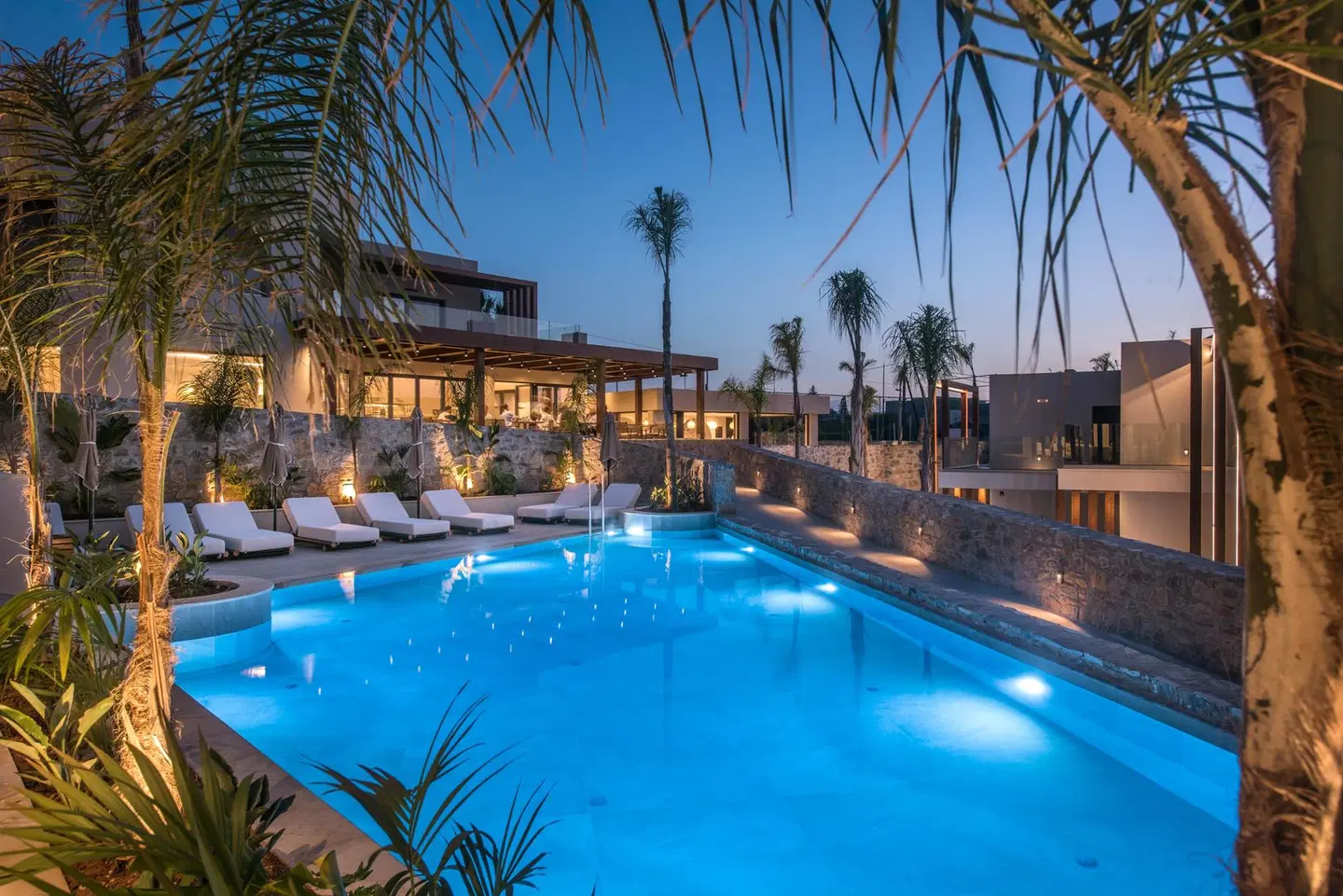Noble Hotel OUTDOOR_POOL