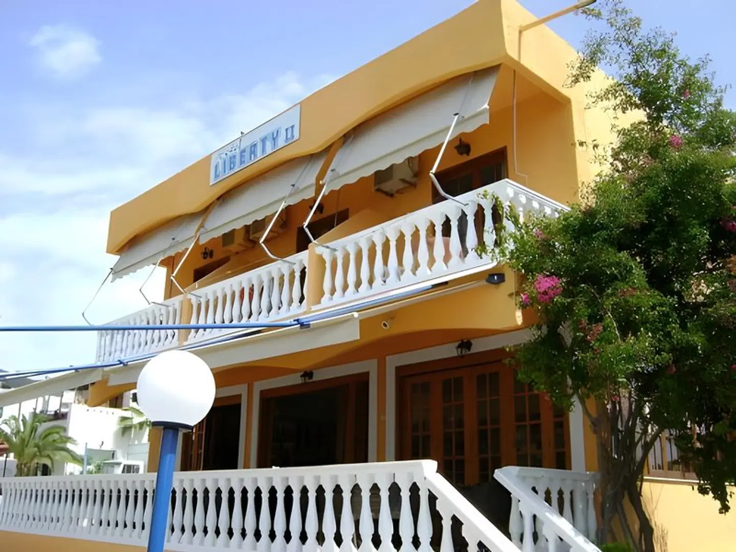 Liberty II EXTERIOR