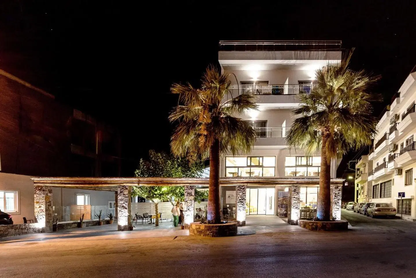 Pollis Hotel EXTERIOR