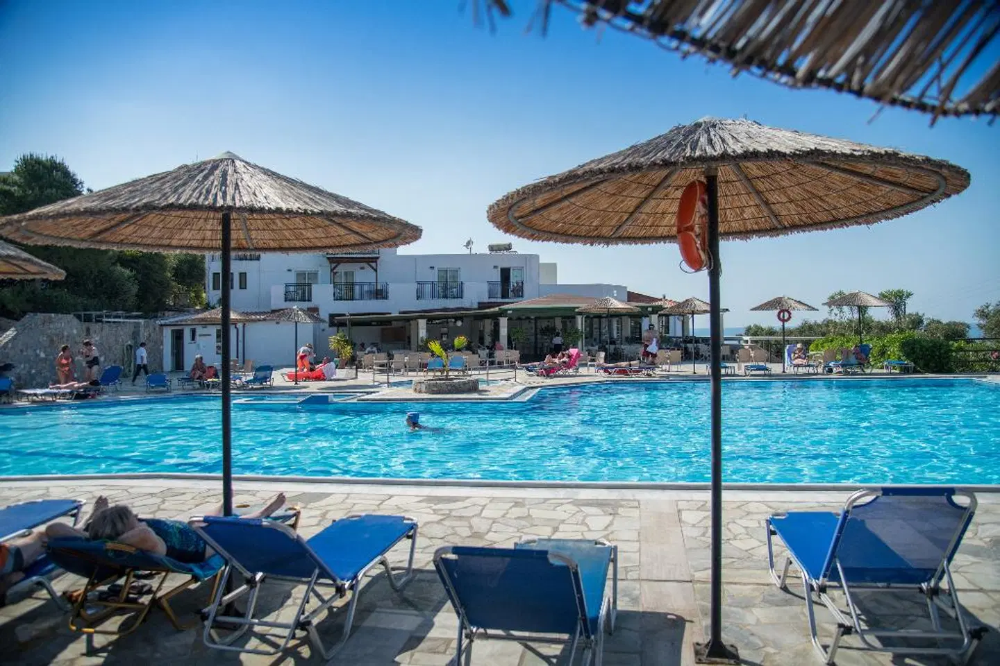 Semiramis Village Hotel Terrasse