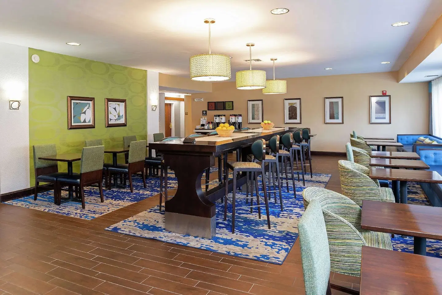 Hampton Inn East Lansing Bar