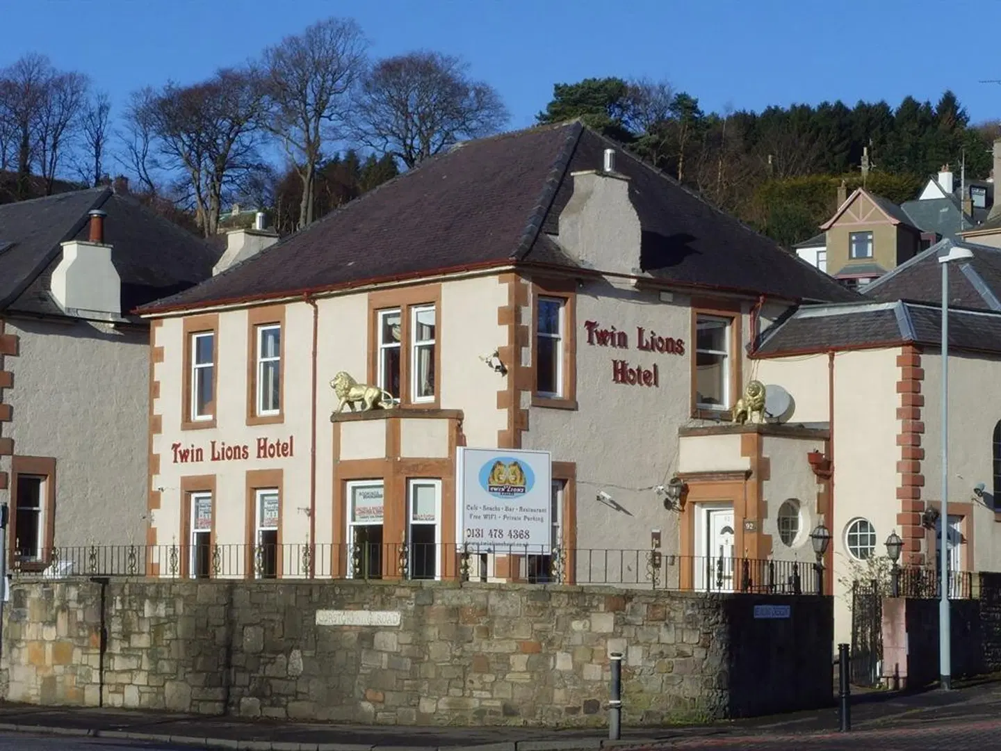 Twin Lions Hotel EXTERIOR