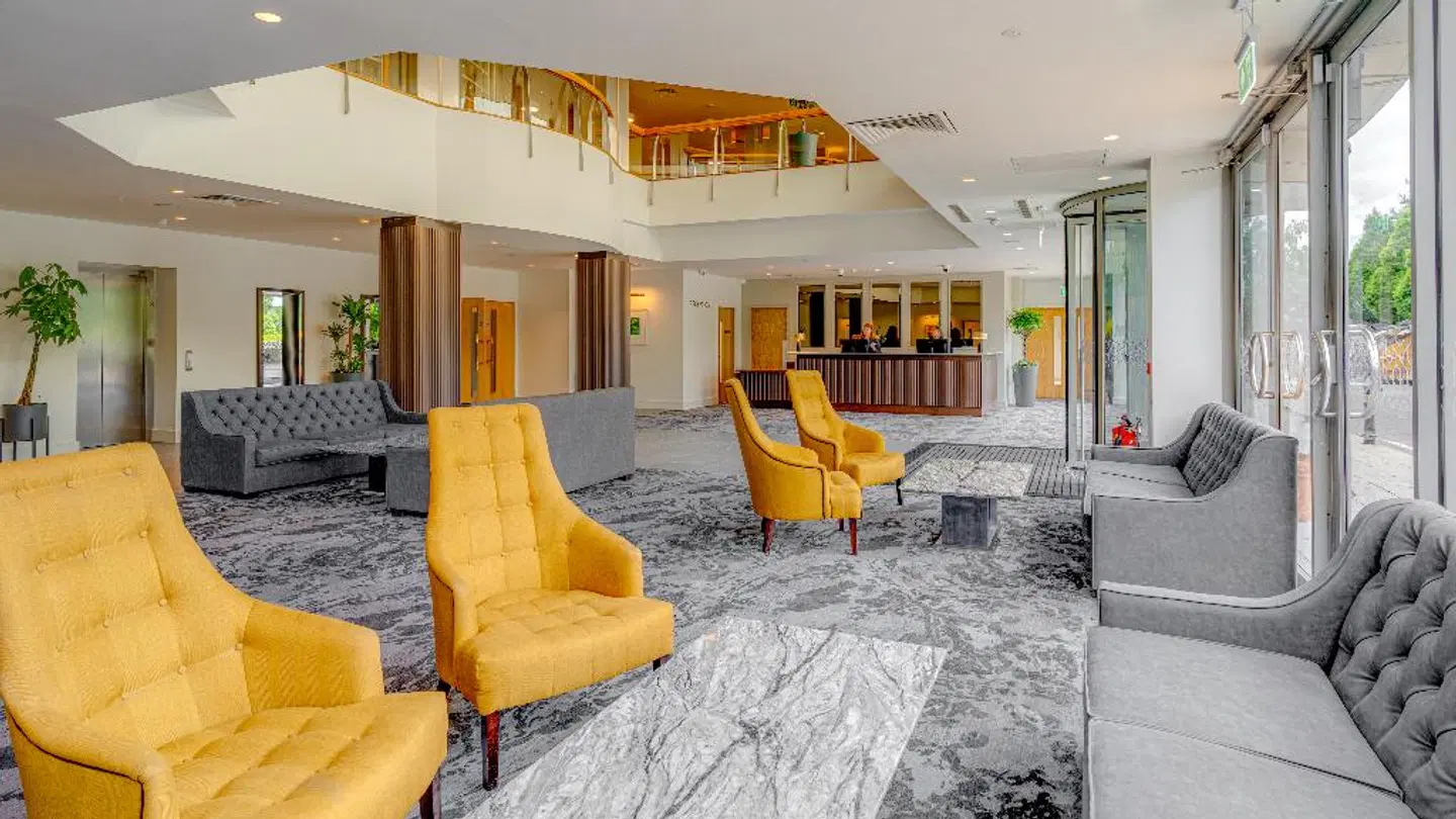 Plaza LOUNGE_LOBBY