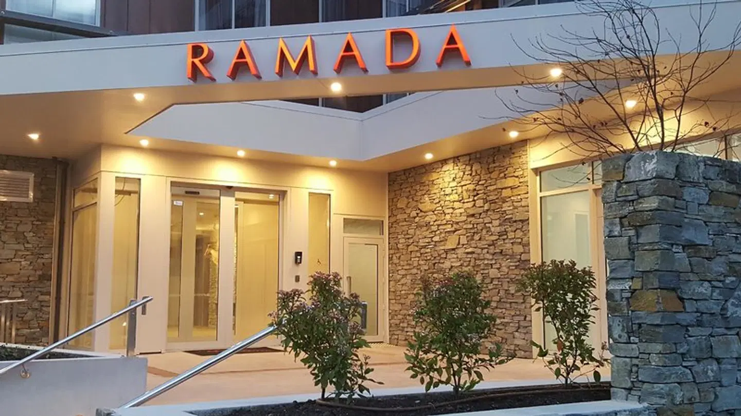 Ramada Suites by Wyndham Queenstown Remarkables Park LOUNGE_LOBBY