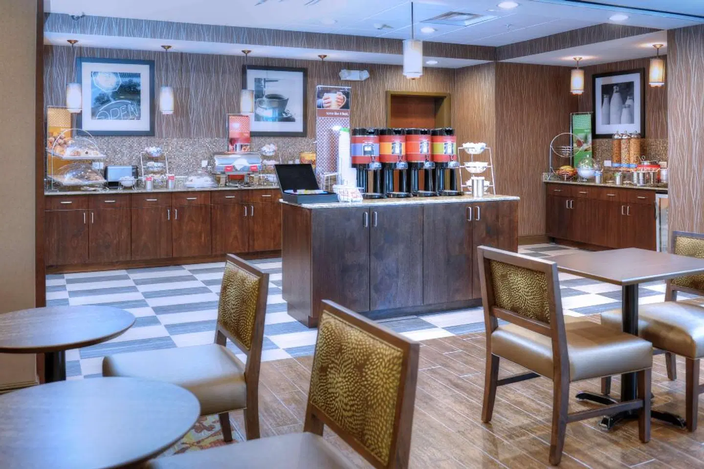 Hampton Inn Crystal River, FL Bar