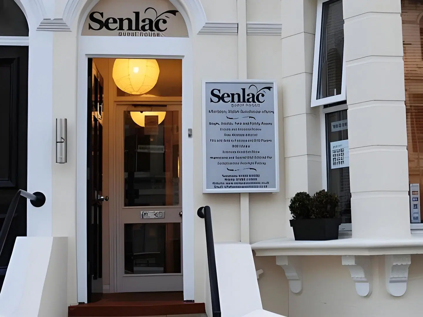 Senlac Guesthouse EXTERIOR