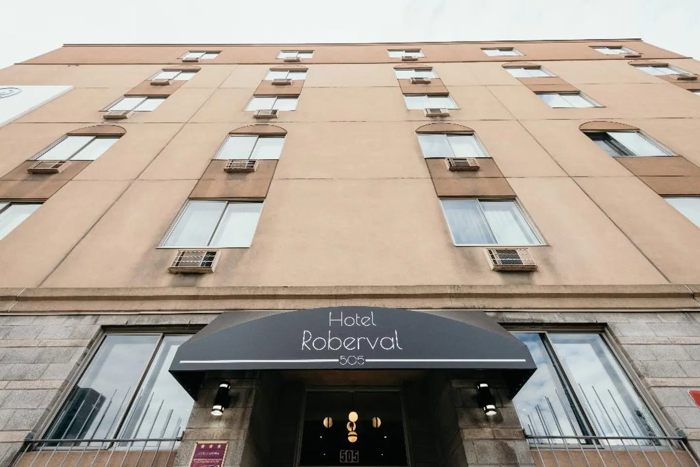 le Roberval EXTERIOR