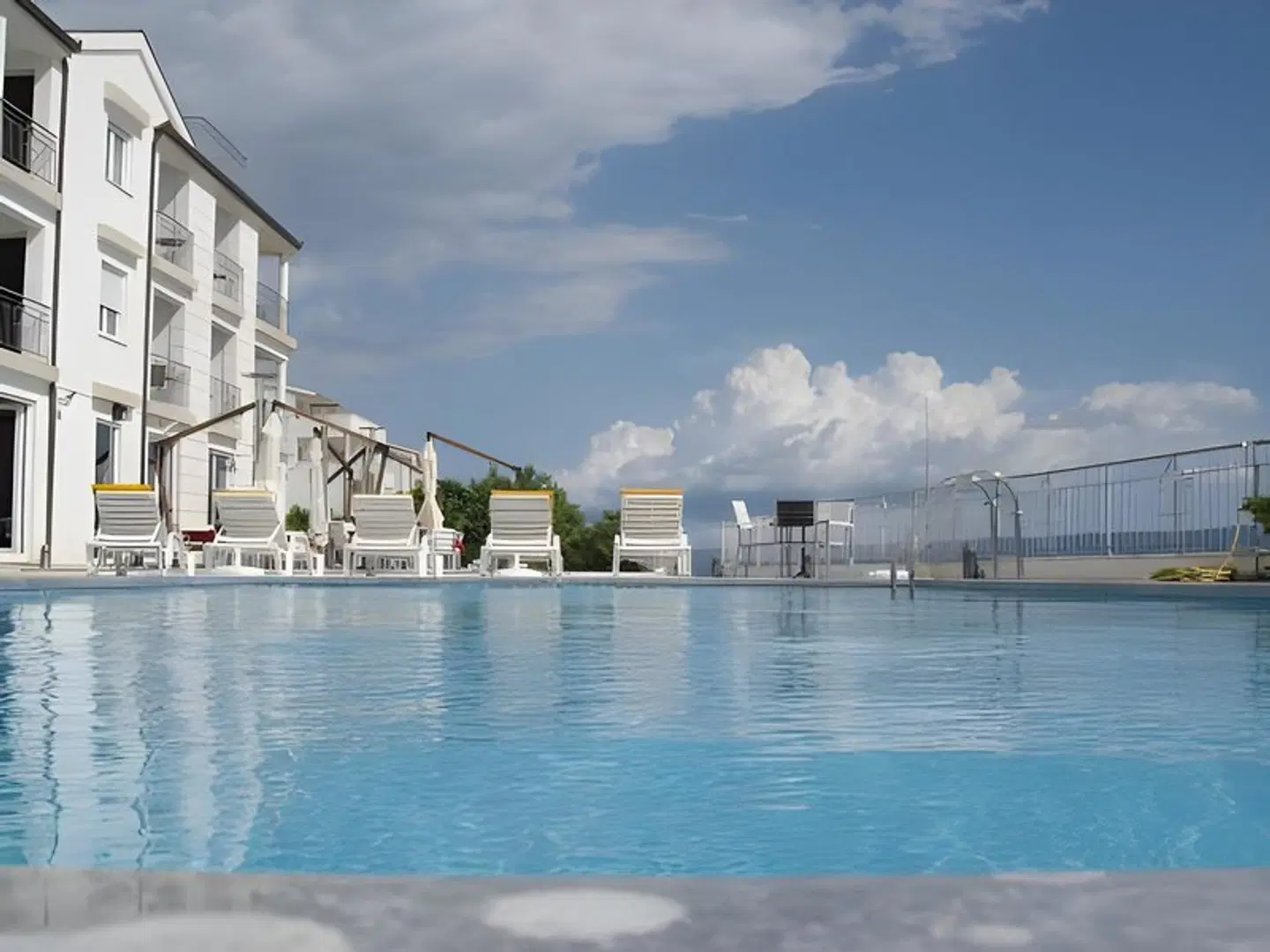 Neva OUTDOOR_POOL
