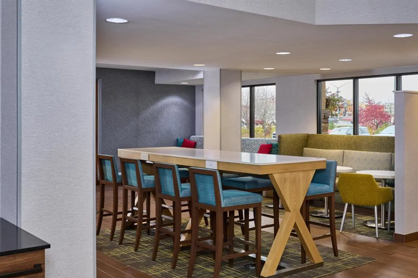 Hampton Inn Anchorage Bar