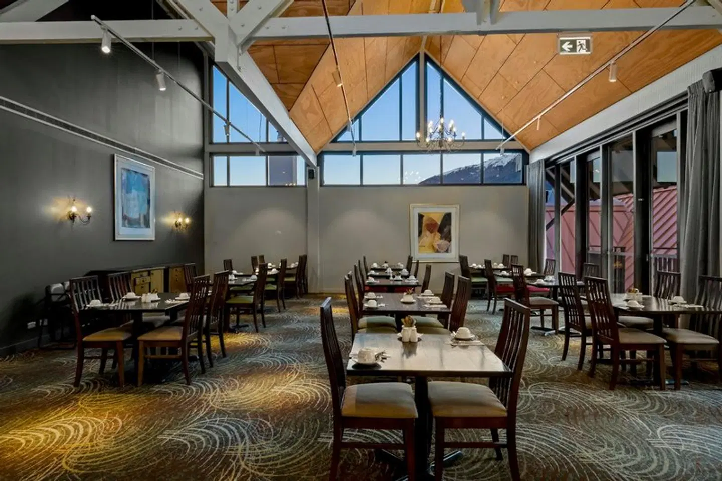 Copthorne Lakefront Hotel & Resort Restaurant