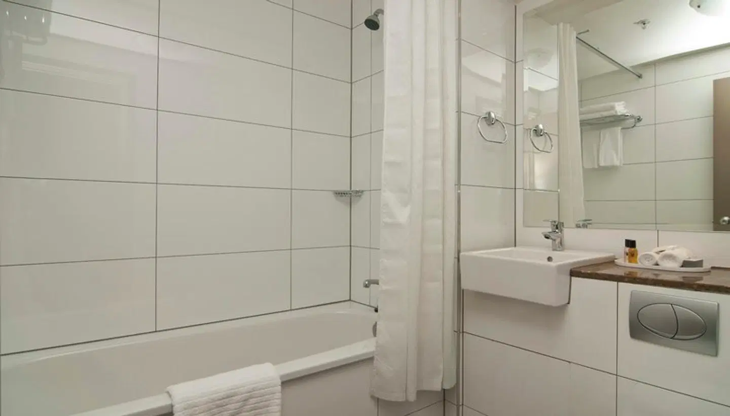 Copthorne Lakefront Hotel & Resort Badezimmer