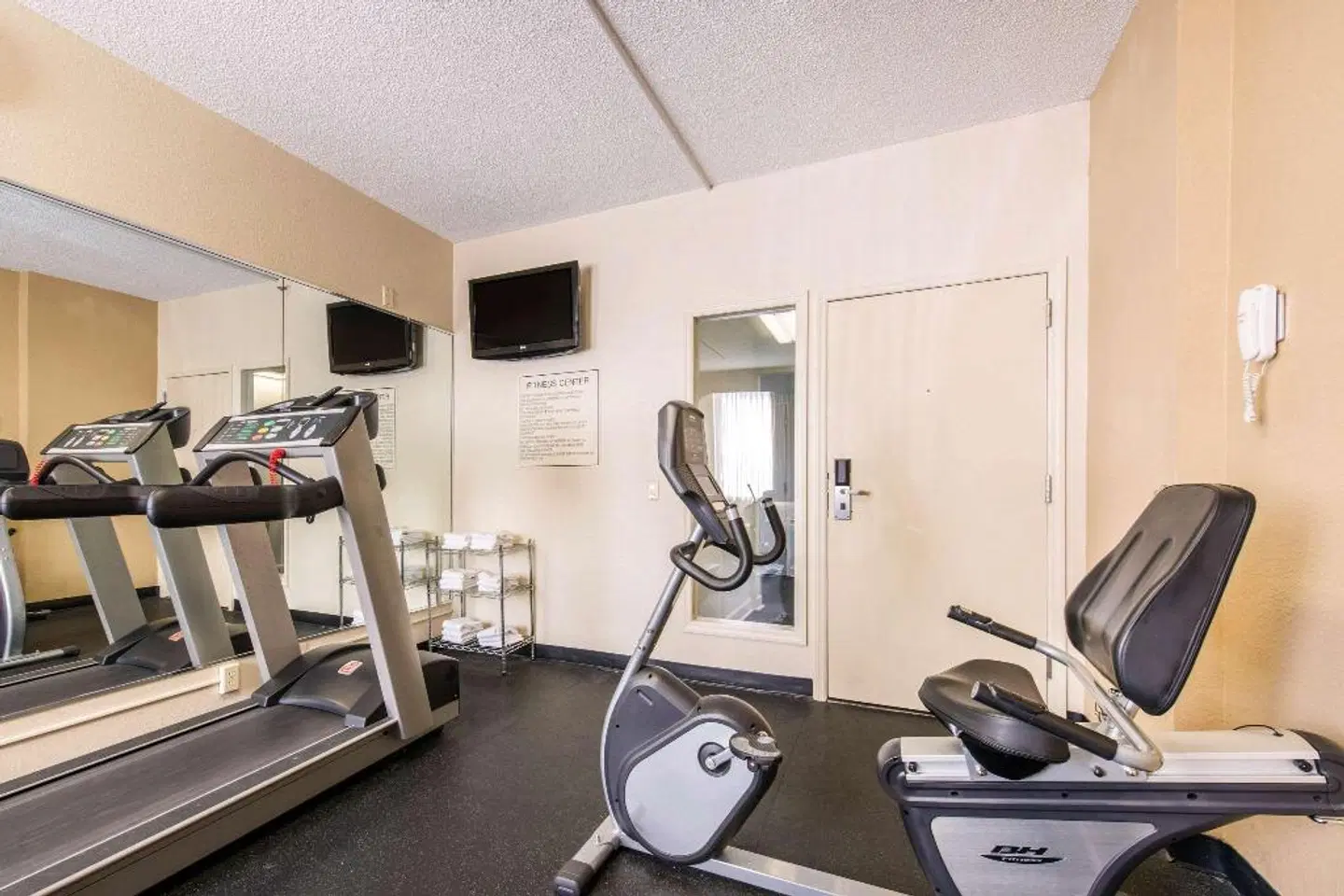 Quality Inn & Suites Near The Theme Parks SPORTS_AND_LEISURE