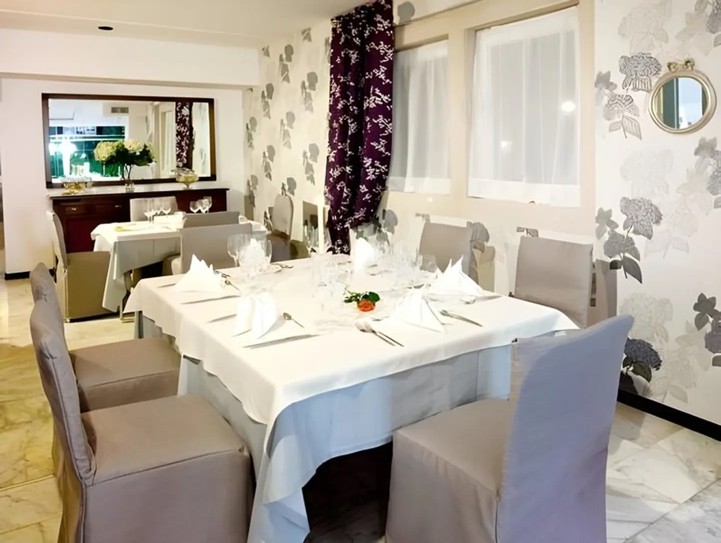 Boban Luxury Suites Restaurant