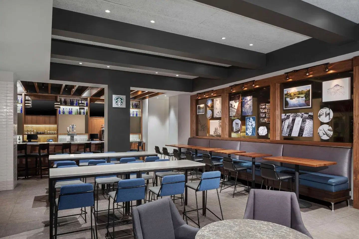 Hyatt Place New York City / Times Square Bar