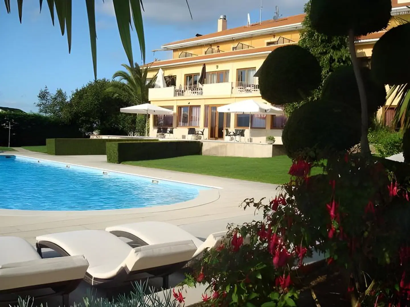 Severino Jose OUTDOOR_POOL