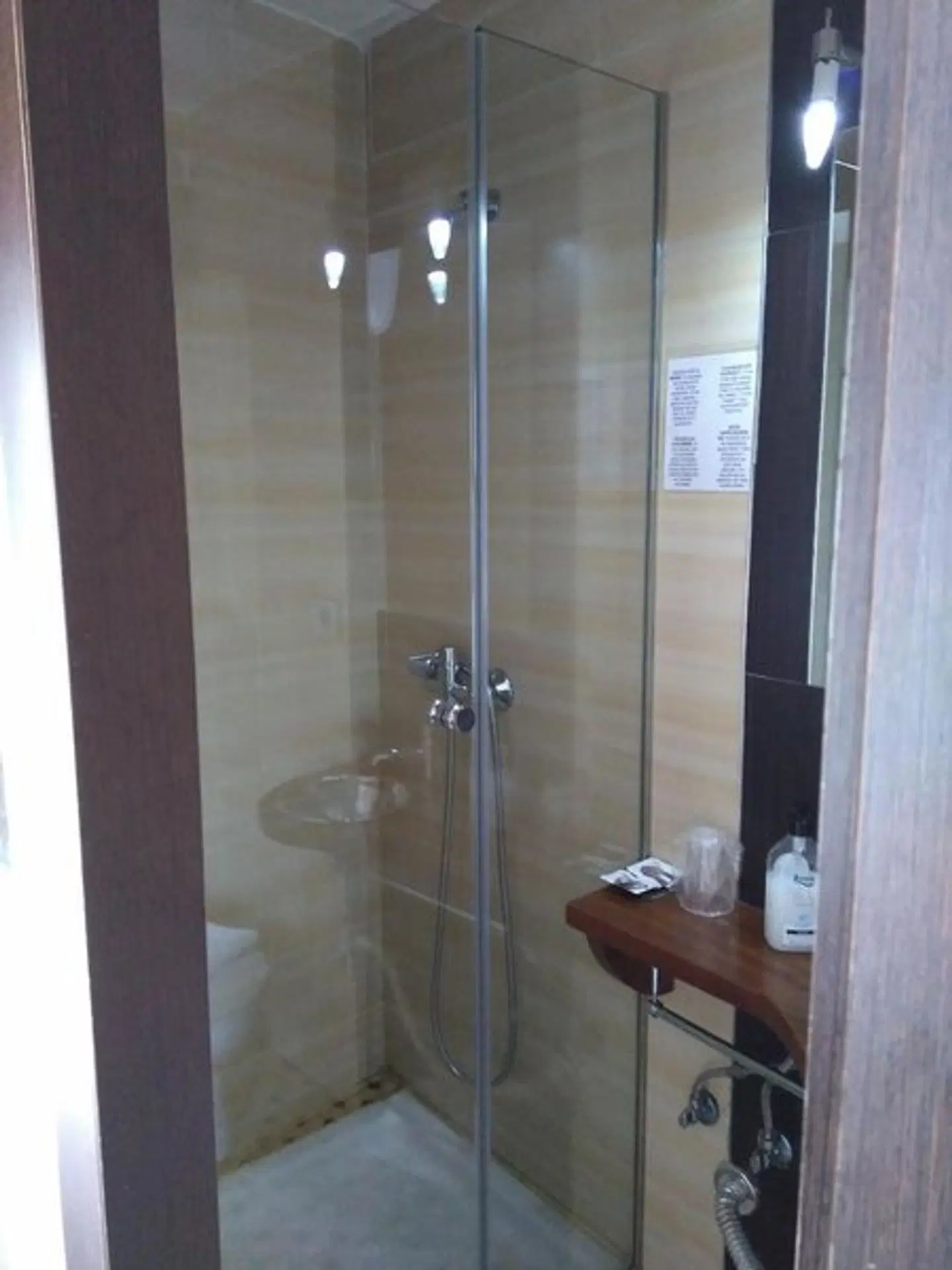 Hostal Gud Salamanca Badezimmer